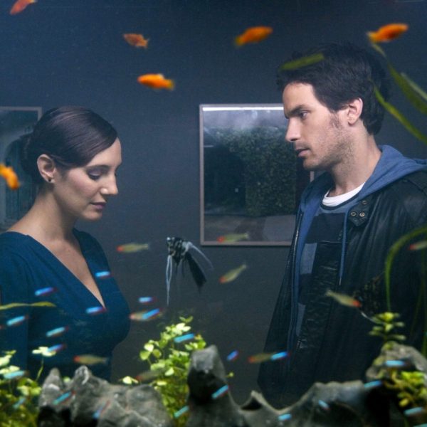 'Black Mirror' 'Cállate y Baila' al ritmo más oscuro MEW Magazine 'Black Mirror' 'Cállate y Baila' al ritmo más oscuro MEW Magazine